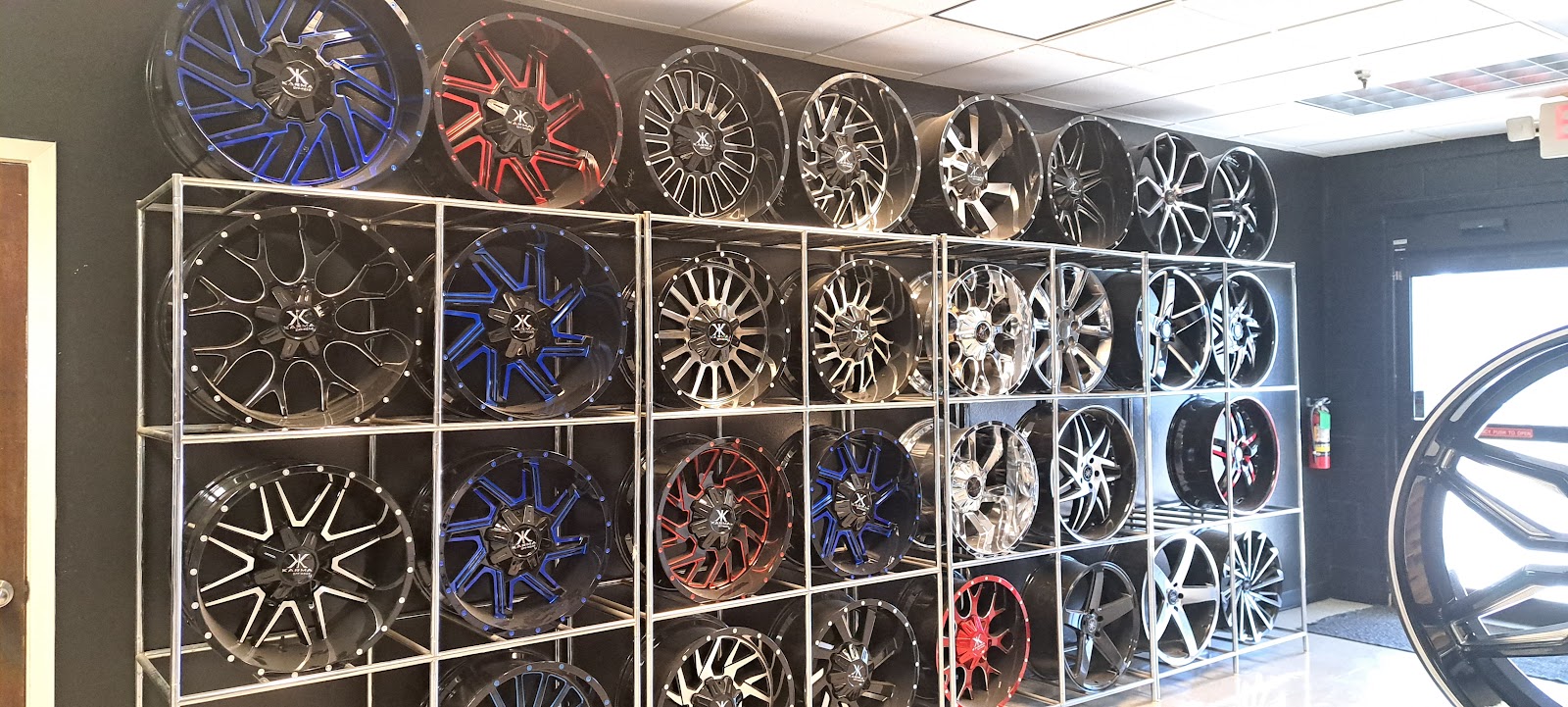 Vaquero Tires shop and tire service photo 2
