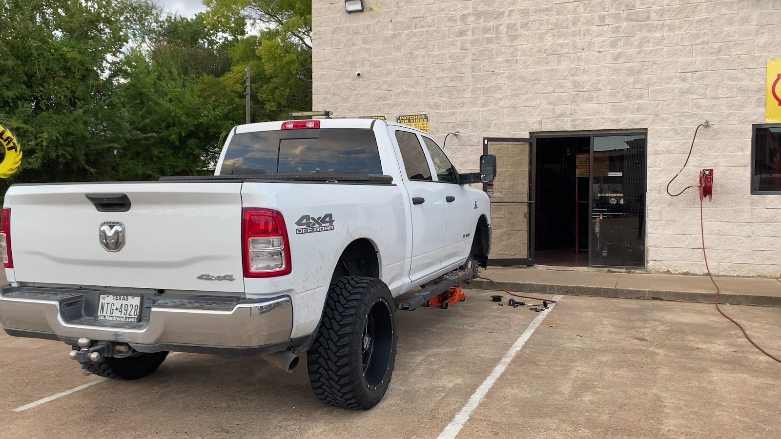 Vaquero Tires shop and tire service photo 3