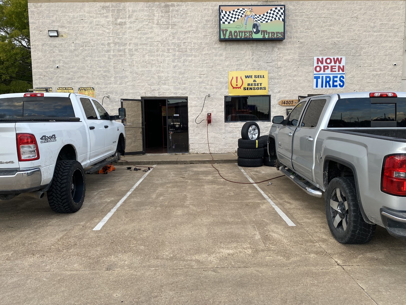 Vaquero Tires shop and tire service photo 6