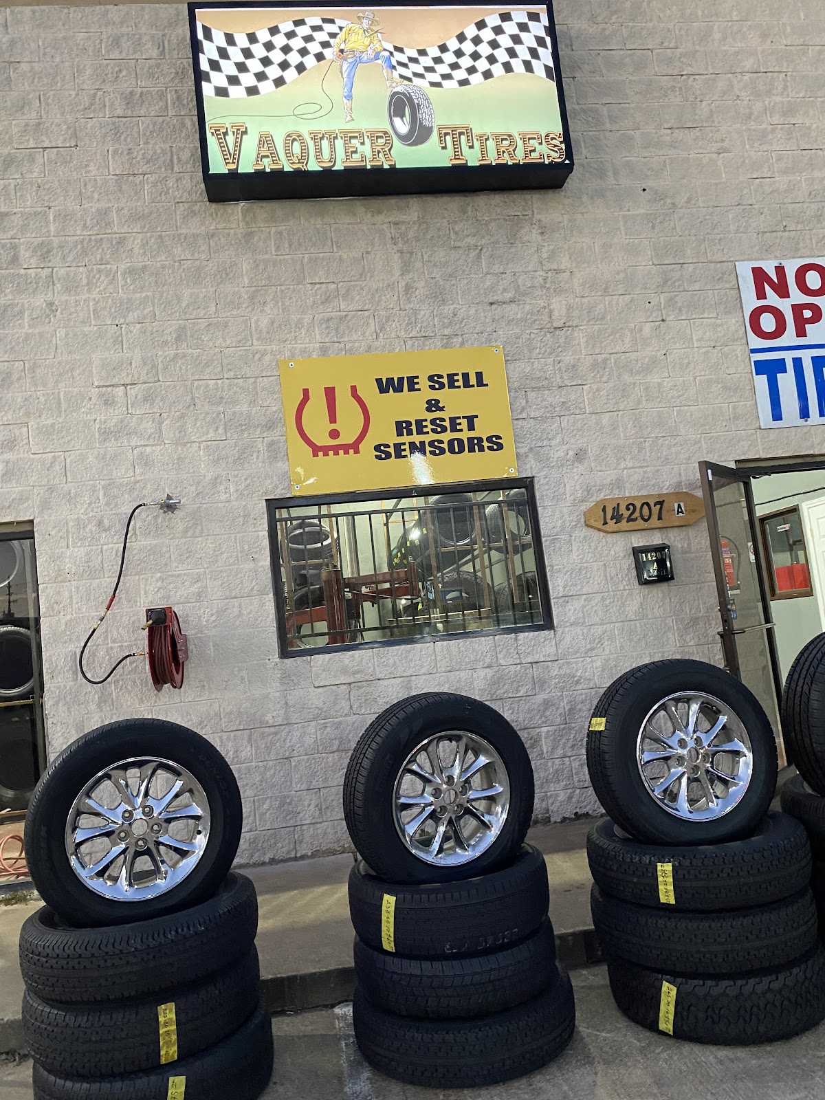 Vaquero Tires shop and tire service photo 7
